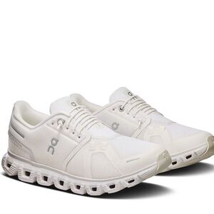 On cloud Cloud 6, SIZE 9 1/2 US